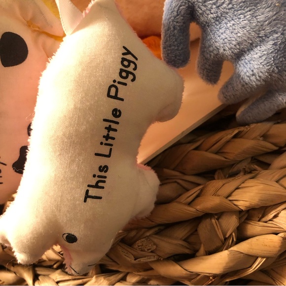 Nursery Verse Goose with 6 Baby Noisemaker Soft Toys North American Bear Co. EUC - Picture 10 of 16